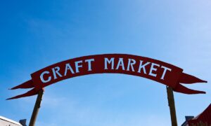 Outdoor Sign Saying Craft Market