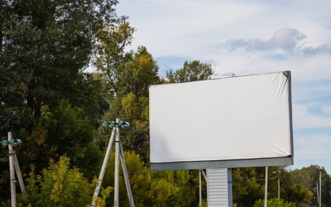 Outdoor Advertising Strategies: Leveraging Custom Signs and Banners for Maximum Impact
