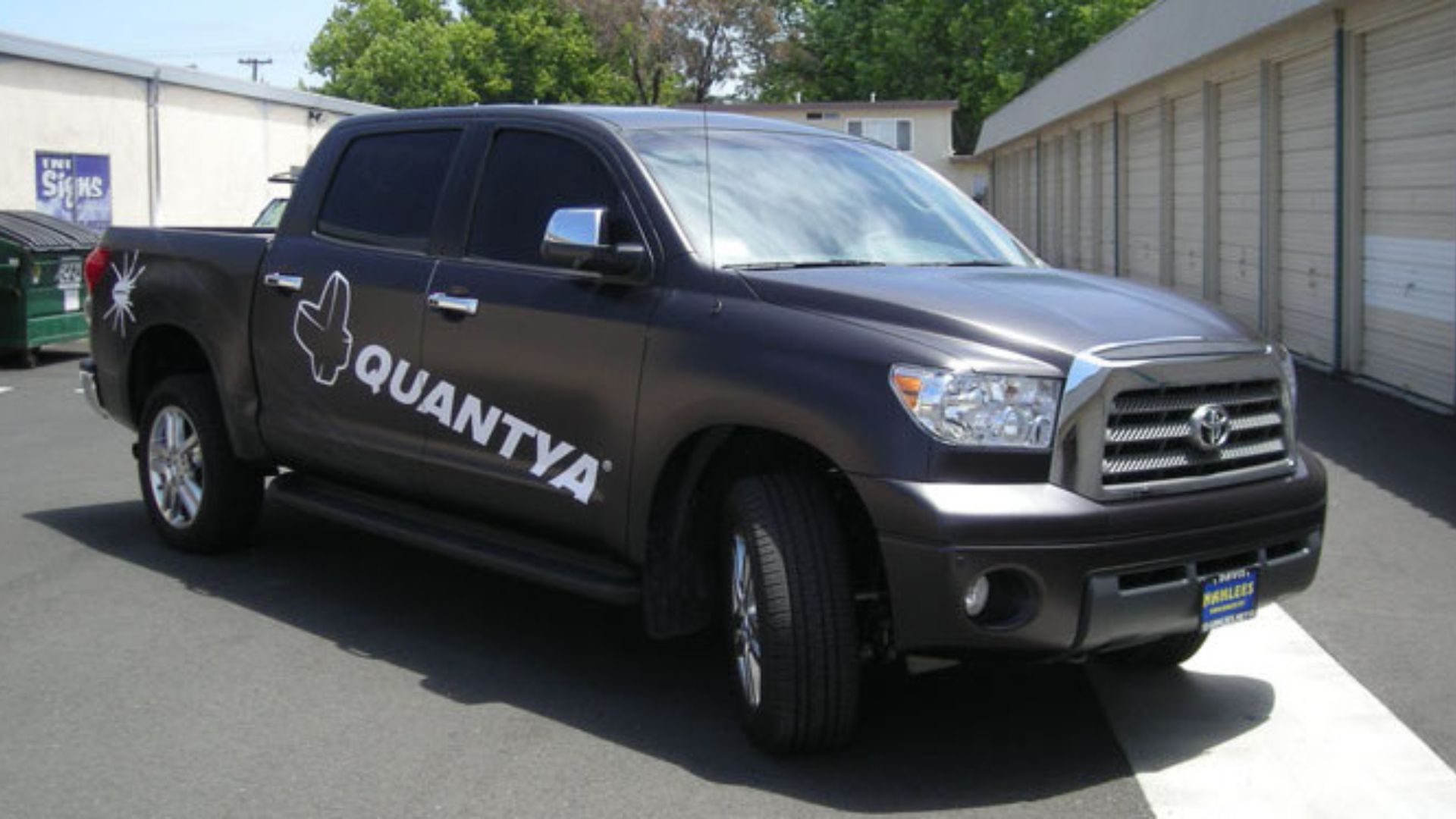 Using Storefront Window lettering to Market Your Office or Storefront